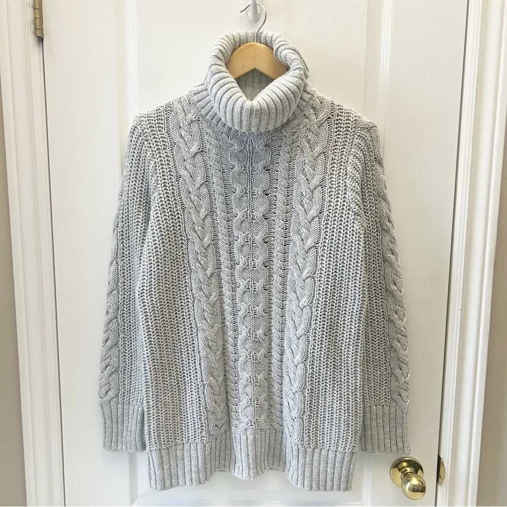 GAP Light Gray Cable Knit Turtleneck Sweater Size Medium - Picture 8 of 16
